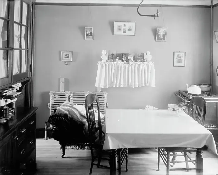 Framed Print : Interior of tenement house, New York City, between 1900 and 1910. Creator: Unknown Framed Print : Interior of tenement house, New York City, between 1900 and 1910. Creator: Unknown