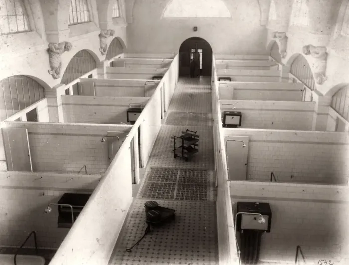 Framed Print : Interior view of the Clinic of Balneotherapy, Mineralnye Vody, Russia, 1910s Framed Print : Interior view of the Clinic of Balneotherapy, Mineralnye Vody, Russia, 1910s
