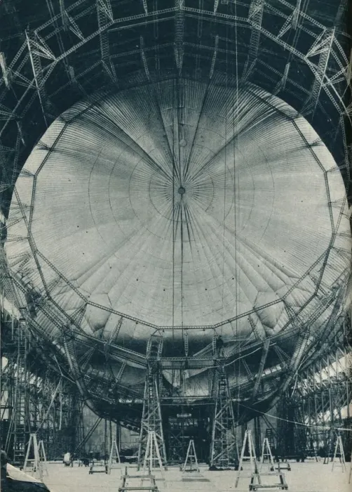 Framed Print : The internal structure of the airship R101, c1929 (c1937) Framed Print : The internal structure of the airship R101, c1929 (c1937)