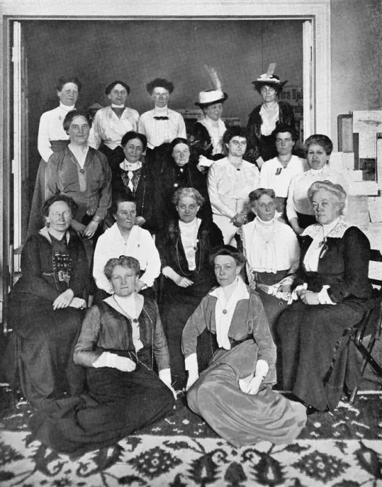 Framed Print : International Woman Suffrage Alliance, 1914 Framed Print : International Woman Suffrage Alliance, 1914