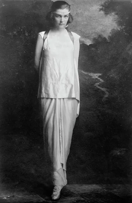 Framed Print : Irene Castle, between c1915 and c1920. Creator: Bain News Service Framed Print : Irene Castle, between c1915 and c1920. Creator: Bain News Service