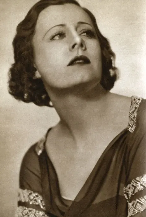 Framed Print : Irene Dunne, American actress, 1933 Framed Print : Irene Dunne, American actress, 1933