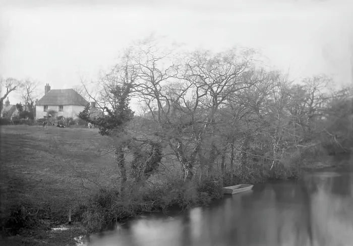 Framed Print : Irish farm house with thatched roof, c1890s. Creator: Robert Augustus Henry L'Estrange. Irish farm house with thatched roof, c1890s. Creator: Robert Augustus Henry L'Estrange Framed Print : Irish farm house with thatched roof, c1890s. Creator: Robert Augustus Henry L'Estrange. Irish farm house with thatched roof, c1890s. Creator: Robert Augustus Henry L'Estrange