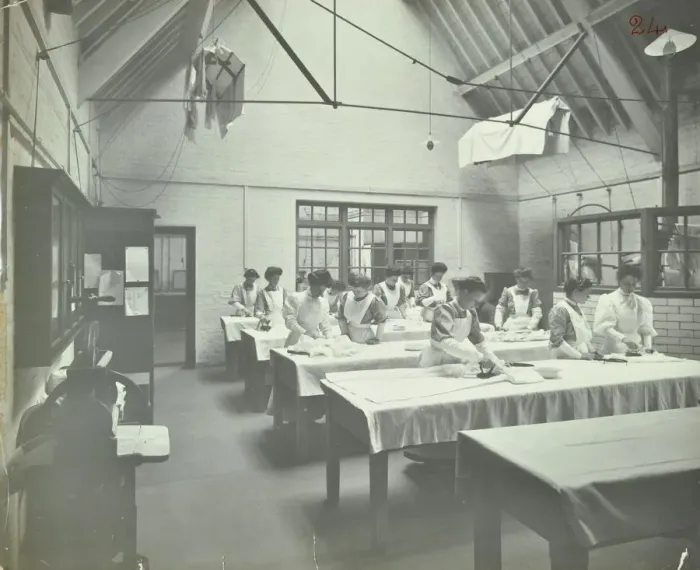 Framed Print : The ironing room, Battersea Polytechnic, London, 1907 Framed Print : The ironing room, Battersea Polytechnic, London, 1907