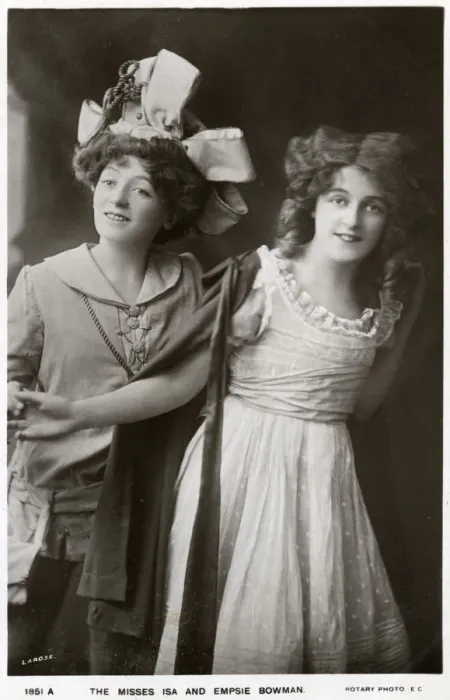 Framed Print : Isa and Empsie Bowman, British actresses, c1900s(?) Framed Print : Isa and Empsie Bowman, British actresses, c1900s(?)
