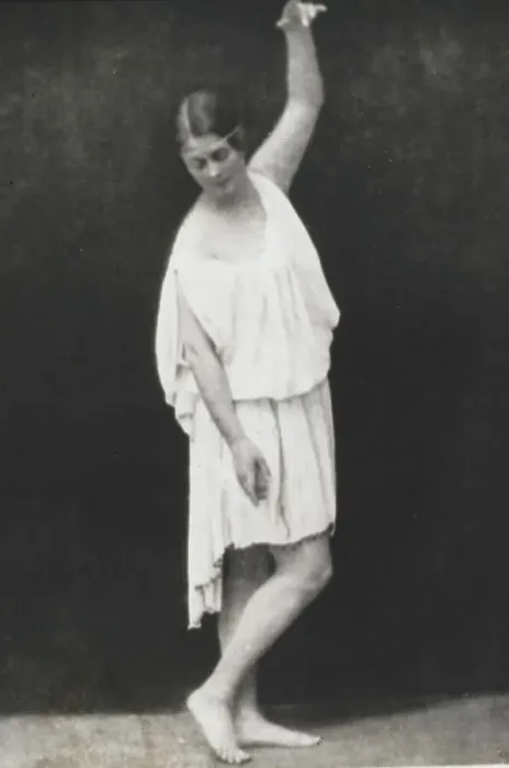 Framed Print : Isadora Duncan dancing, between 1896 and 1942. Creator: Arnold Genthe Framed Print : Isadora Duncan dancing, between 1896 and 1942. Creator: Arnold Genthe