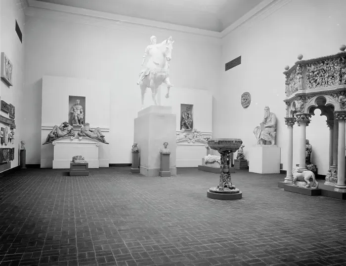 Framed Print : Italian Renaissance court, Museum of Fine Arts, Boston, Mass. c.between 1910 and 1920. Creator: Unknown Framed Print : Italian Renaissance court, Museum of Fine Arts, Boston, Mass. c.between 1910 and 1920. Creator: Unknown