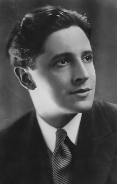 Framed Print : Ivor Novello (183-1951), Welsh composer, singer and actor, c1920s Framed Print : Ivor Novello (183-1951), Welsh composer, singer and actor, c1920s
