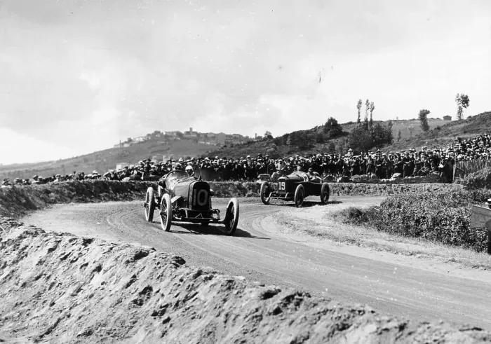 Framed Print : J Chassagne in the Sunbeam leading Jules Goux in the Peugeot, French Grand Prix, Lyons, 1914 Framed Print : J Chassagne in the Sunbeam leading Jules Goux in the Peugeot, French Grand Prix, Lyons, 1914