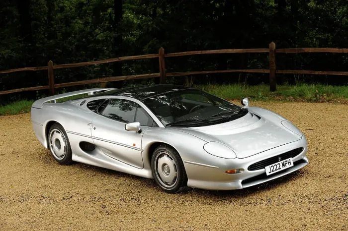Framed Print : Jaguar XJ220R 1993. Artist: Simon Clay Framed Print : Jaguar XJ220R 1993. Artist: Simon Clay