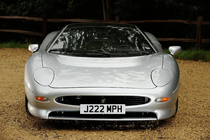 Framed Print : Jaguar XJ220R 1993. Artist: Simon Clay Framed Print : Jaguar XJ220R 1993. Artist: Simon Clay
