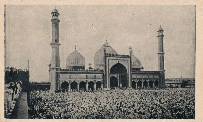 Framed Print : Jama Masjid, Delhi, c1900 Framed Print : Jama Masjid, Delhi, c1900