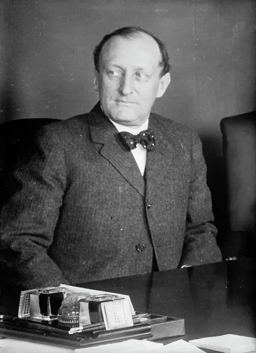 Framed Print : James Clark McReynolds, Attorney General of U.S. Associate Justice, U.S. Supreme Court, 1913. Creator: Harris & Ewing. James Clark McReynolds, Attorney General of U.S. Associate Justice, U.S. Supreme Court, 1913. Creator: Harris & Ewing Framed Print : James Clark McReynolds, Attorney General of U.S. Associate Justice, U.S. Supreme Court, 1913. Creator: Harris & Ewing. James Clark McReynolds, Attorney General of U.S. Associate Justice, U.S. Supreme Court, 1913. Creator: Harris & Ewing