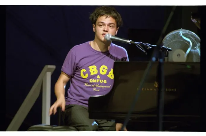Framed Print : Jamie Cullum, Brecon, 2003. Artist: Brian O Connor Framed Print : Jamie Cullum, Brecon, 2003. Artist: Brian O Connor