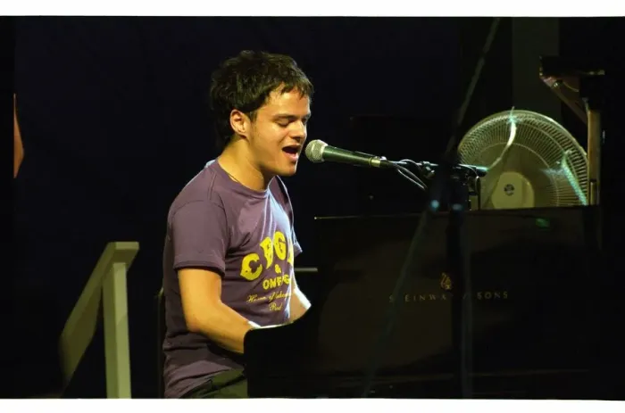 Framed Print : Jamie Cullum, Brecon, 2003. Artist: Brian O Connor Framed Print : Jamie Cullum, Brecon, 2003. Artist: Brian O Connor