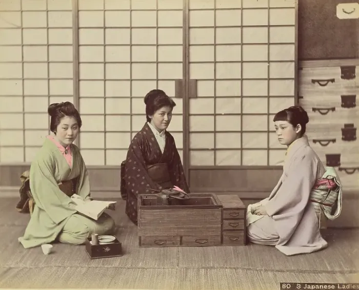 Framed Print : Japanese Ladies, 1870s-1890s. Creator: Kusakabe Kimbei Framed Print : Japanese Ladies, 1870s-1890s. Creator: Kusakabe Kimbei