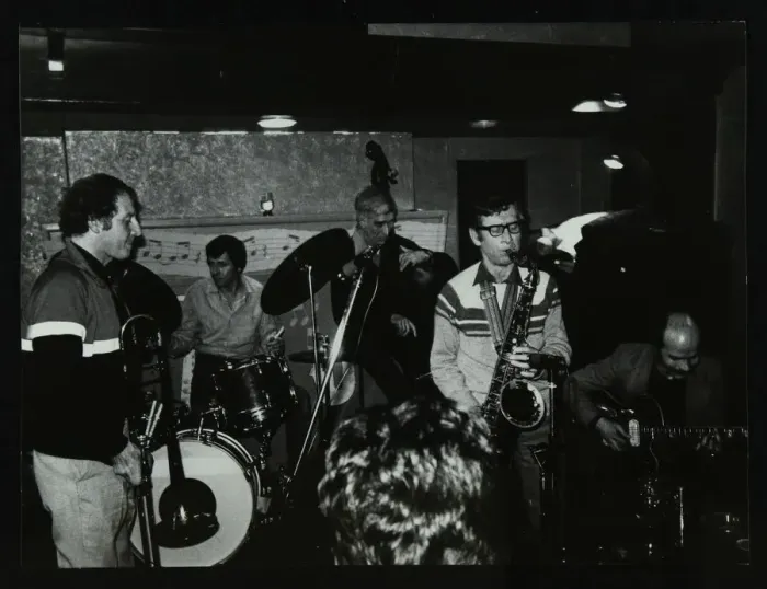 Framed Print : Jazz at The Bell, Codicote, Hertfordshire, January 1984. Artist: Denis Williams Framed Print : Jazz at The Bell, Codicote, Hertfordshire, January 1984. Artist: Denis Williams
