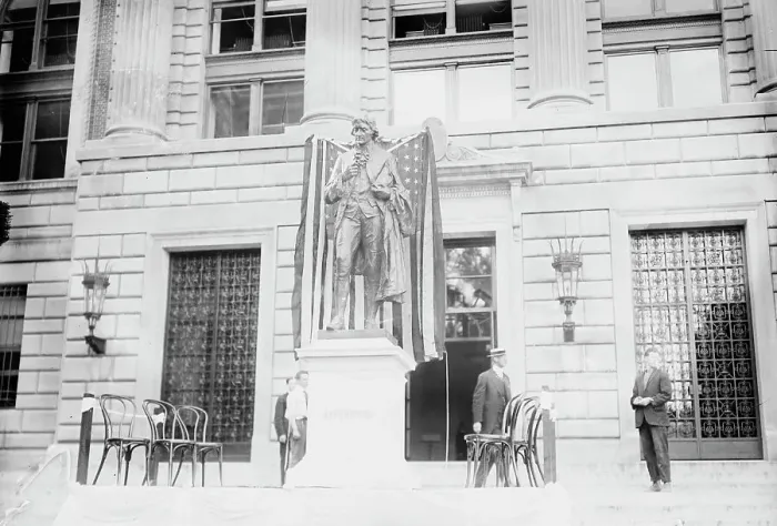 Framed Print : Jefferson Statue, Columbia, 1914. Creator: Bain News Service Framed Print : Jefferson Statue, Columbia, 1914. Creator: Bain News Service