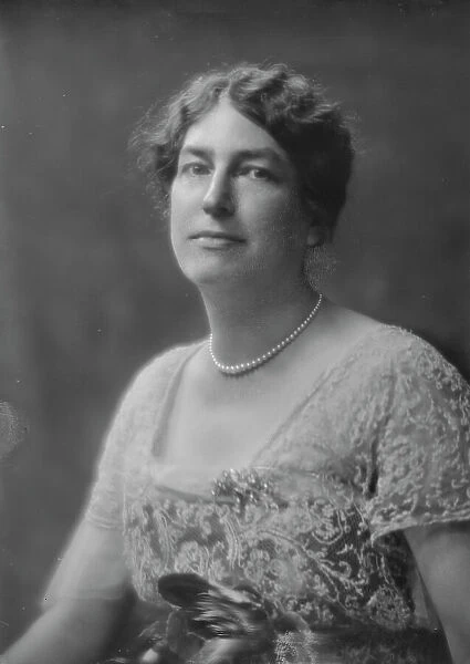 Jenkins, T. Clifton, Mrs. portrait photograph, 1917 Oct. 29. Creator: Arnold Genthe