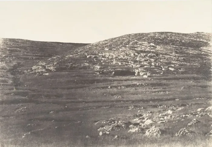 Framed Print : Jerusalem, Tombeau Juif, a trois milles Nord-Nord-Ouest de Jerusalem, 1854 Framed Print : Jerusalem, Tombeau Juif, a trois milles Nord-Nord-Ouest de Jerusalem, 1854
