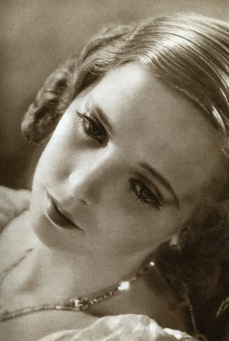 Framed Print : Jessie Matthews, British actress, 1933 Framed Print : Jessie Matthews, British actress, 1933