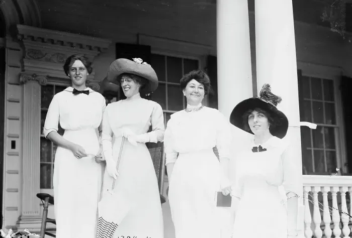 Framed Print : Jessie Wilson, Margaret Wilson, Mrs. Woodrow Wilson, Eleanor Randolph Wilson, 1912. Creator: Bain News Service Framed Print : Jessie Wilson, Margaret Wilson, Mrs. Woodrow Wilson, Eleanor Randolph Wilson, 1912. Creator: Bain News Service