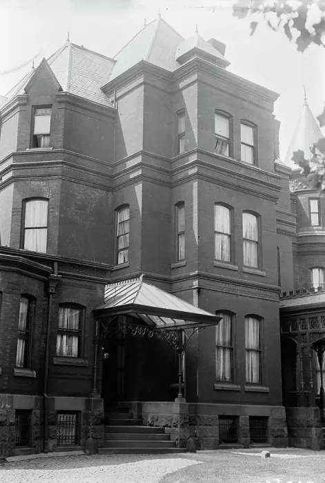 Framed Print : J.H. Hammond's, Washington, between c1910 and c1915. Creator: Bain News Service Framed Print : J.H. Hammond's, Washington, between c1910 and c1915. Creator: Bain News Service