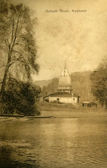 Framed Print : Jhelum River, Kashmir, c1918-c1939. Creator: Unknown Framed Print : Jhelum River, Kashmir, c1918-c1939. Creator: Unknown