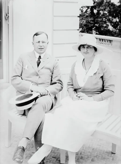 Framed Print : J.M. Cox & wife, between c1915 and c1920. Creator: Bain News Service Framed Print : J.M. Cox & wife, between c1915 and c1920. Creator: Bain News Service