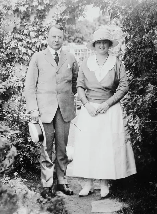 Framed Print : J.M. Cox & wife, between c1915 and c1920. Creator: Bain News Service Framed Print : J.M. Cox & wife, between c1915 and c1920. Creator: Bain News Service