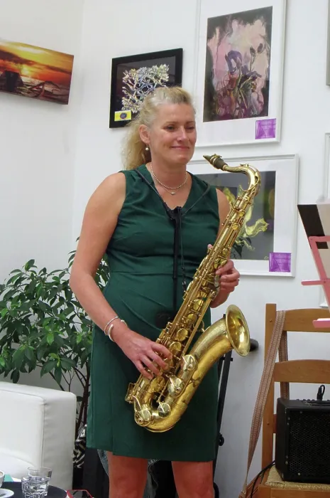Framed Print : Jo Fooks, Jo Harrop and Friends, Clocktower Cafe Jazz Club, Croyden, London, 29 May 2025 Framed Print : Jo Fooks, Jo Harrop and Friends, Clocktower Cafe Jazz Club, Croyden, London, 29 May 2025
