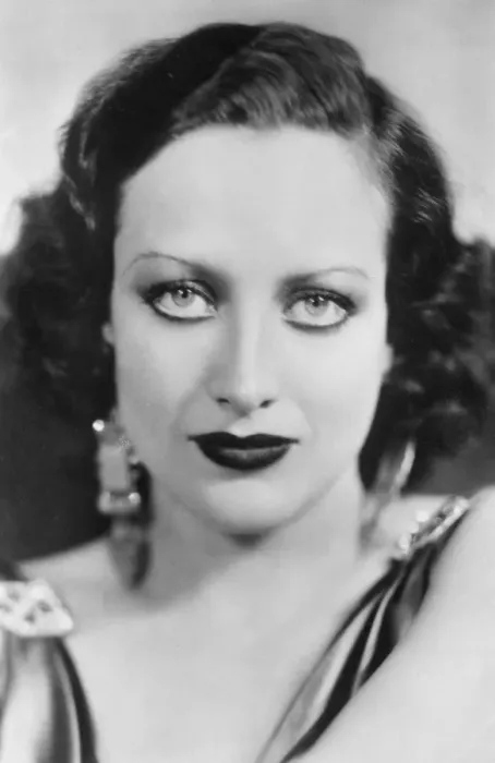 Framed Print : Joan Crawford (1905-1977), American actress, 20th century Framed Print : Joan Crawford (1905-1977), American actress, 20th century