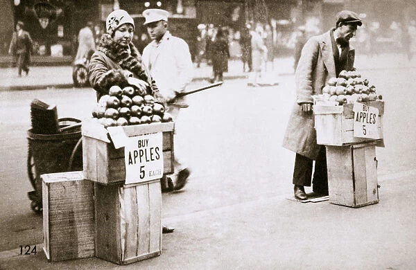 Jobless New Yorkers selling apples on the pavement, Great Depression, New York, USA, 1930