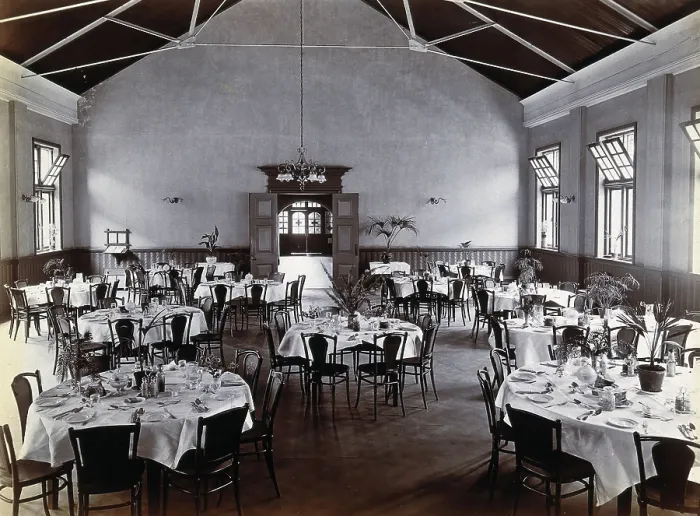 Framed Print : Johannesburg Hospital, South Africa: dining area, c1905. Creator: Unknown Framed Print : Johannesburg Hospital, South Africa: dining area, c1905. Creator: Unknown