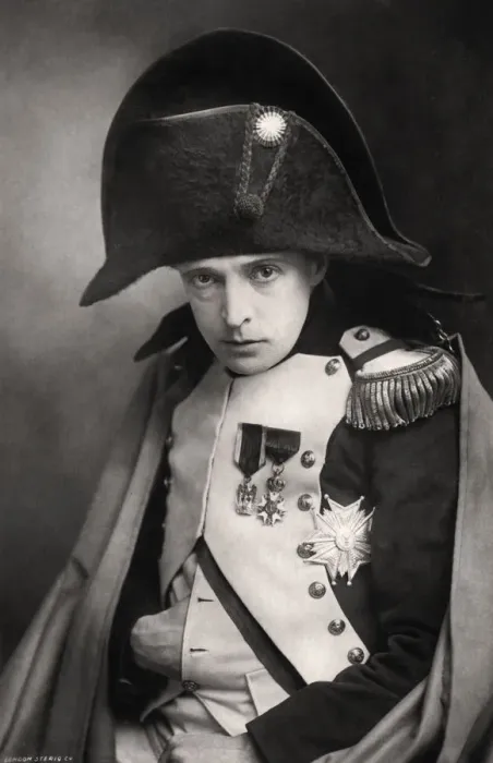 Framed Print : John Martin-Harvey (1863-1944), English actor, early 20th century. Artist: London Stereoscopic & Photographic Co Framed Print : John Martin-Harvey (1863-1944), English actor, early 20th century. Artist: London Stereoscopic & Photographic Co