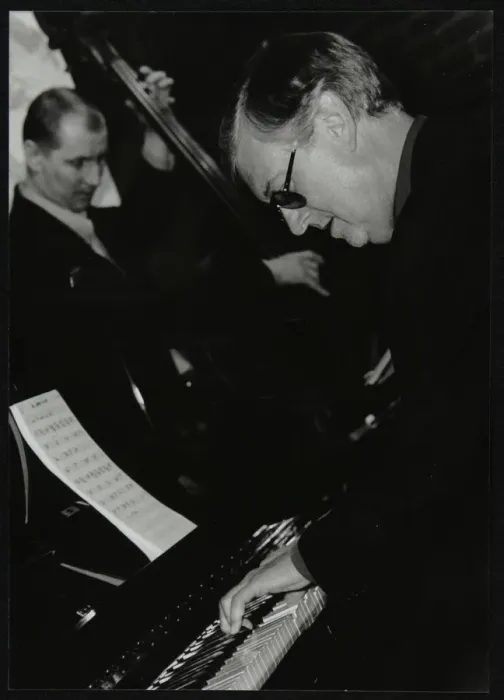 Framed Print : John Pearce and John Day playing at The Fairway, Welwyn Garden City, Hertfordshire, 2003 Framed Print : John Pearce and John Day playing at The Fairway, Welwyn Garden City, Hertfordshire, 2003