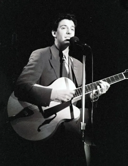 Framed Print : John Pizzarelli, Pizza On The Park, London, 1993. Artist: Brian O Connor Framed Print : John Pizzarelli, Pizza On The Park, London, 1993. Artist: Brian O Connor