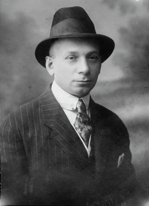 Framed Print : John Wels, between c1915 and c1920. Creator: Bain News Service Framed Print : John Wels, between c1915 and c1920. Creator: Bain News Service