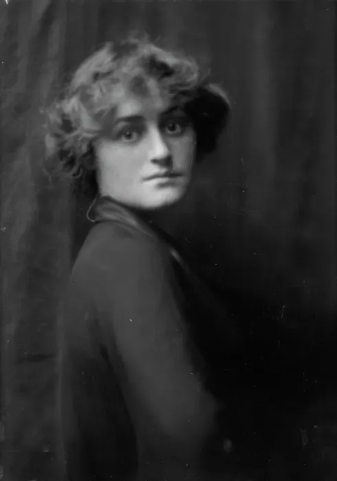 Framed Print : Johns, Miss, portrait photograph, 1913. Creator: Arnold Genthe Framed Print : Johns, Miss, portrait photograph, 1913. Creator: Arnold Genthe
