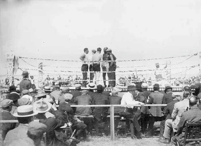 Framed Print : Johnson - Flynn contest, July 4 1912. Creator: Bain News Service Framed Print : Johnson - Flynn contest, July 4 1912. Creator: Bain News Service