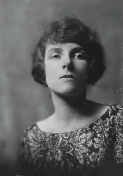 Jones, Kemp, Mrs. portrait photograph, 1917 Nov. 1. Creator: Arnold Genthe