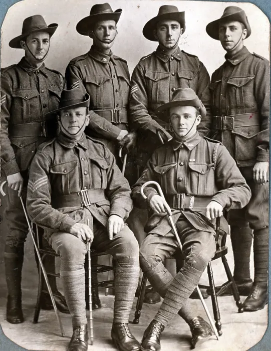 Framed Print : Joseph Ewen Sheffield and five soldiers, c1918. Creator: Unknown Framed Print : Joseph Ewen Sheffield and five soldiers, c1918. Creator: Unknown