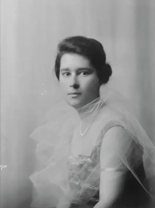 Framed Print : Joske, A. Mrs. portrait photograph, 1916. Creator: Arnold Genthe Framed Print : Joske, A. Mrs. portrait photograph, 1916. Creator: Arnold Genthe