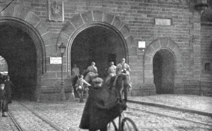 Framed Print : Journees inoubliables a Strasbourg; Un peloton de cavalerie entre a son tour par la... 1918. Creator: Unknown Framed Print : Journees inoubliables a Strasbourg; Un peloton de cavalerie entre a son tour par la... 1918. Creator: Unknown