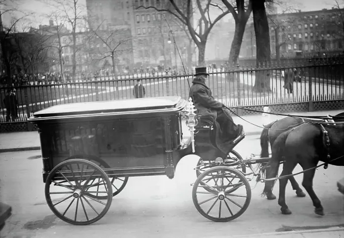 Framed Print : J.P. Morgan hearse, Stuyvesant Sq. 1913. Creator: Bain News Service Framed Print : J.P. Morgan hearse, Stuyvesant Sq. 1913. Creator: Bain News Service