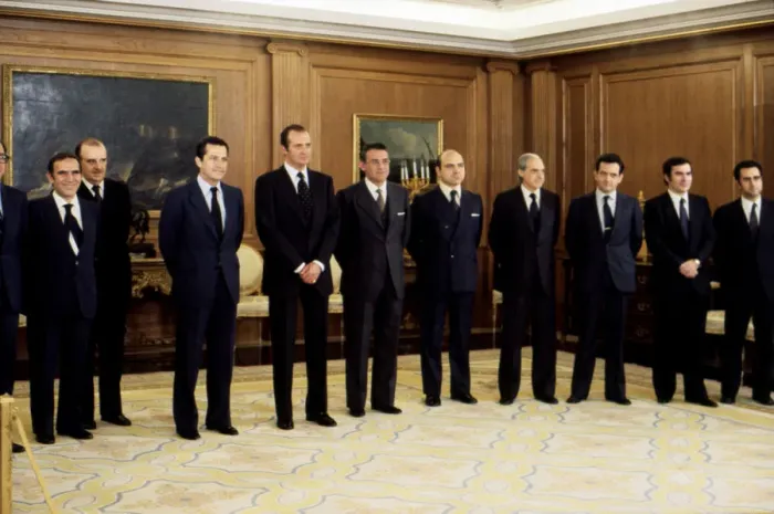 Framed Print : Juan Carlos I. (1938 -), King of Spain, at the Zarzuela Palace with the 4th government Framed Print : Juan Carlos I. (1938 -), King of Spain, at the Zarzuela Palace with the 4th government