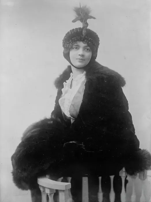 Framed Print : Juanita Prewett, between c1910 and c1915. Creator: Bain News Service Framed Print : Juanita Prewett, between c1910 and c1915. Creator: Bain News Service
