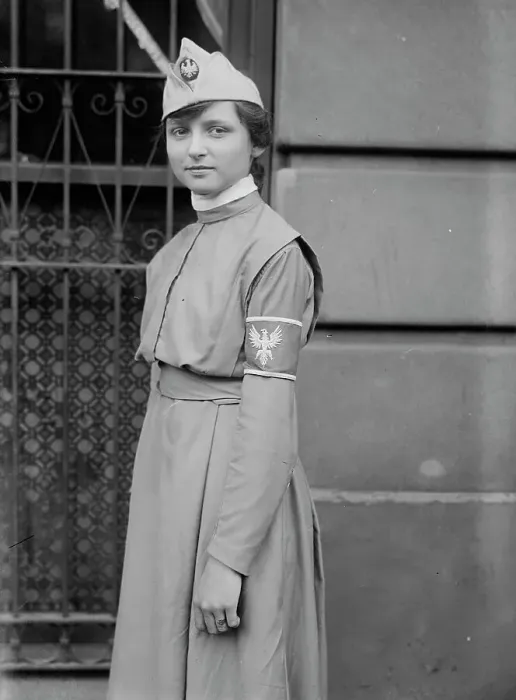 Framed Print : Julia Kraszewski, between c1915 and 1918. Creator: Bain News Service Framed Print : Julia Kraszewski, between c1915 and 1918. Creator: Bain News Service