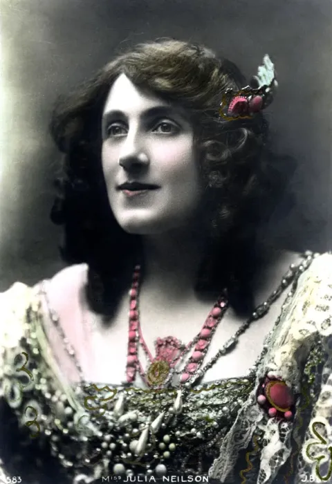 Framed Print : Julia Neilson (1868-1957), English actress, early 20th century. Artist: J Beagles & Co Framed Print : Julia Neilson (1868-1957), English actress, early 20th century. Artist: J Beagles & Co