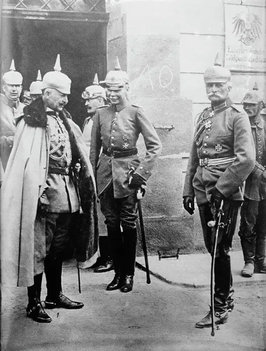 Framed Print : Kaiser and General von Mackensen, between 1914 and c1915. Creator: Bain News Service Framed Print : Kaiser and General von Mackensen, between 1914 and c1915. Creator: Bain News Service